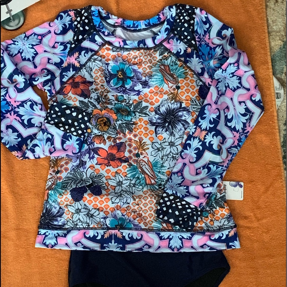 ‼️NWT Surfer 🏄‍♀️ style 2-piece 🏊‍♀️ suit‼️